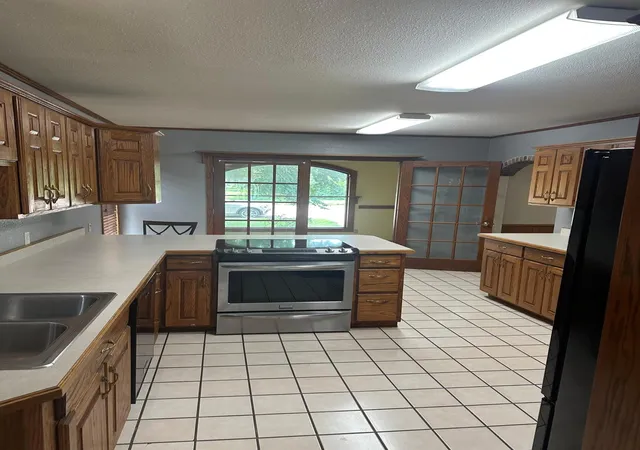 Photo 4 of Single family home for sale at 523 Davis Ave, Westbrook, MN 56183 | MLS# 7126321 | Listing updated on 2026-08-14