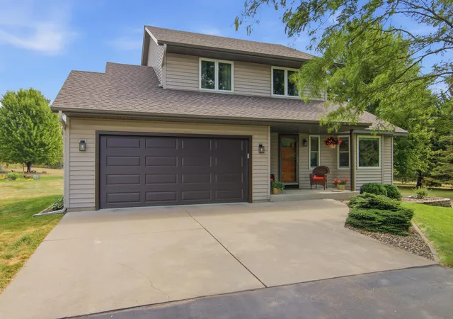 Photo 3 of Single family home for sale at 899 Wert Rd, Hudson, WI 54016 | MLS# 7126324 | Listing updated on 2026-09-22