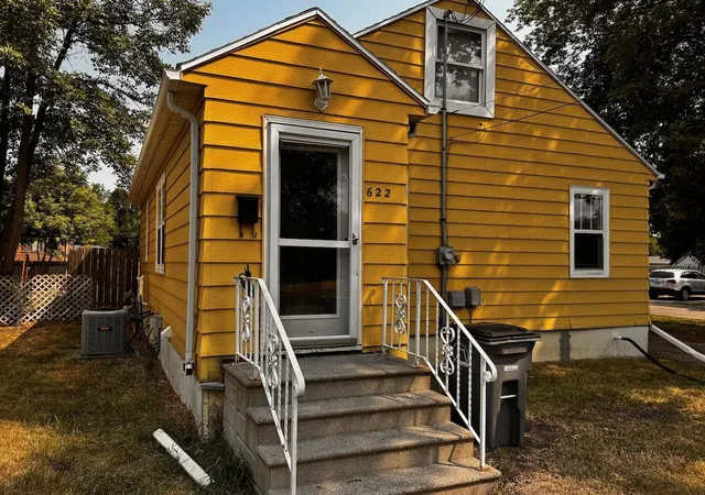 2nd image of 622 9th St N, Moorhead, MN 56560 | MLS# 7126331