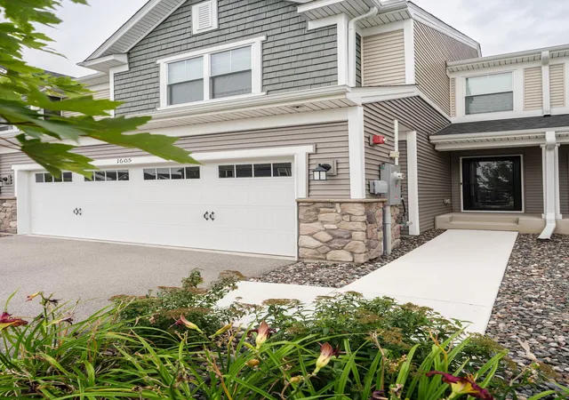 Photo 2 of Single family home for sale at 1605 Gable Dr, Carver, MN 55315 | MLS# 7126335 | Listing updated on 2026-10-01