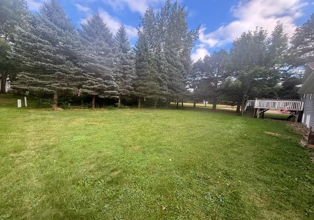 Photo 2 of Single family home for sale at 469 Campbell Ln Nw, Hutchinson, MN 55350 | MLS# 7126336 | Listing updated on 2026-09-24