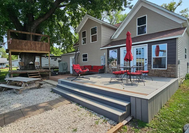 3rd image of 107 2Nd Ave E, Lamberton, MN 56152 | MLS# 7126345
