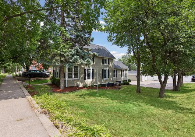 Photo 3 of Sale Pending at 933 Ramsey St, Hastings, MN 55033 | MLS# 7126358 | Listing updated on 2026-08-16
