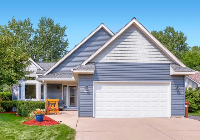 1st image of 2358 Holly Ave N, Saint Paul, MN 55128 | MLS# 7126372