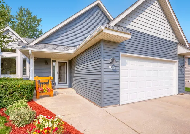 3rd image of 2358 Holly Ave N, Saint Paul, MN 55128 | MLS# 7126372