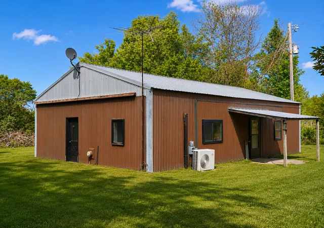 Photo 3 of Single family home for sale at 8996 Saint Croix Trl, North Branch, MN 55056 | MLS# 7126374 | Listing updated on 2026-08-26