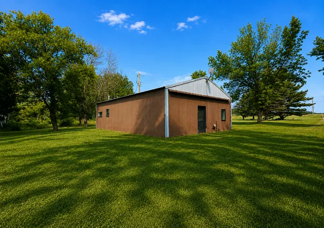 Photo 4 of Single family home for sale at 8996 Saint Croix Trl, North Branch, MN 55056 | MLS# 7126374 | Listing updated on 2026-08-26