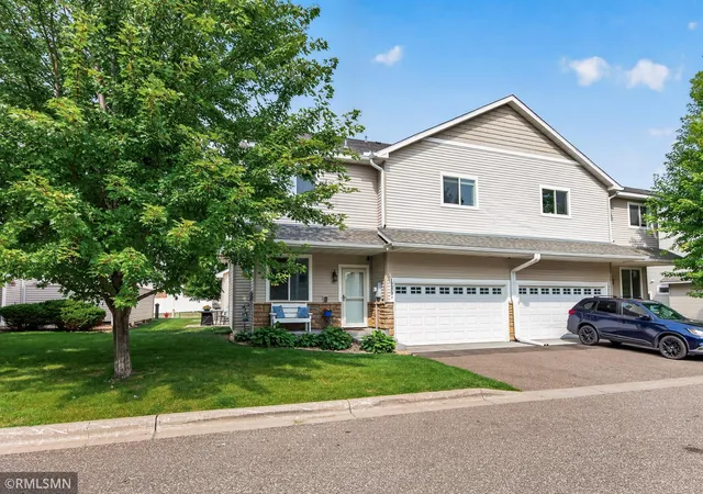Photo 1 of Single family home for sale at 1289 County Rd D Cir E #A, Saint Paul, MN 55109 | MLS# 7126377 | Listing updated on 2026-08-21
