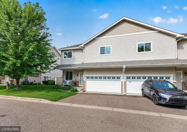 Photo 2 of Single family home for sale at 1289 County Rd D Cir E #A, Saint Paul, MN 55109 | MLS# 7126377 | Listing updated on 2026-08-21
