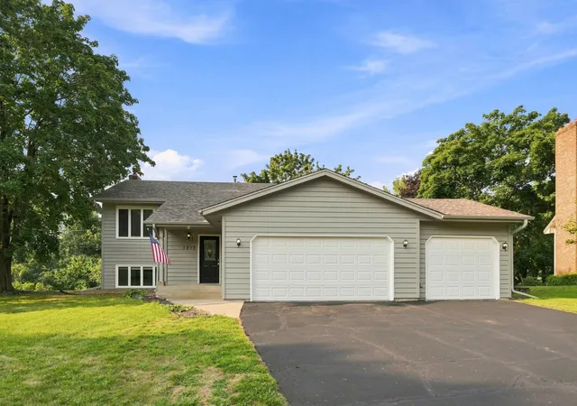 Photo 1 of Single family home for sale at 1213 W 158th Street, Burnsville, MN 55306 | MLS# 7126378 | Listing updated on 2026-09-01