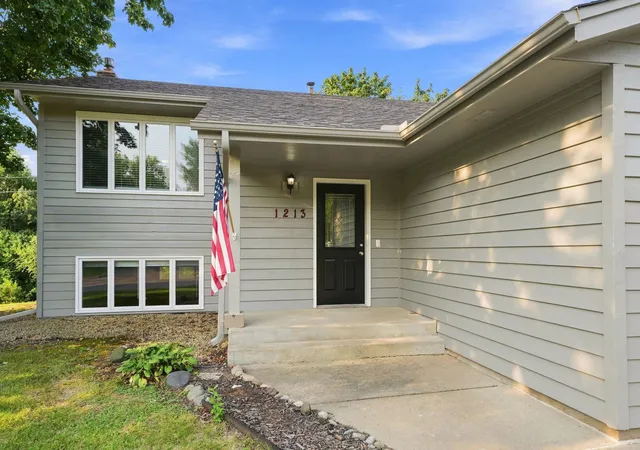 Photo 2 of Single family home for sale at 1213 W 158th Street, Burnsville, MN 55306 | MLS# 7126378 | Listing updated on 2026-09-01