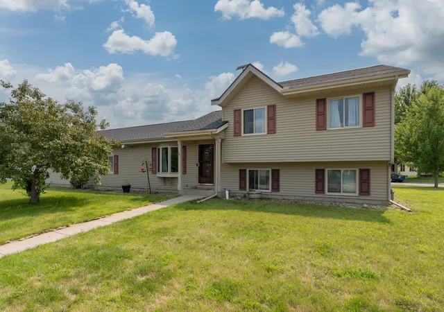 Single family home for sale at 1114 Engesser Ln, Saint Peter, MN 56082 | MLS# 7126441