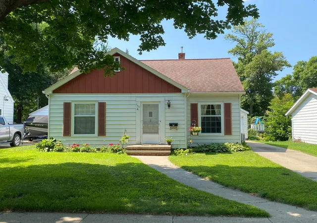 Photo 2 of Sale Pending at 708 8th Street Sw, Willmar, MN 56201 | MLS# 7126449 | Listing updated on 2026-08-31