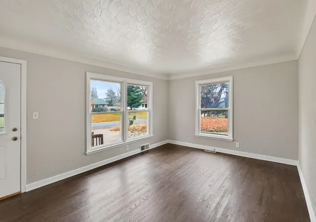Photo 4 of Single family home for sale at 2057 Giesmann St, Saint Paul, MN 55113 | MLS# 7126454 | Listing updated on 2026-08-27