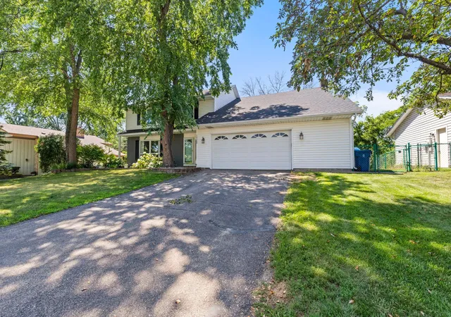 Photo 3 of Single family home for sale at 10500 Utah Rd, Minneapolis, MN 55438 | MLS# 7126469 | Listing updated on 2026-10-01