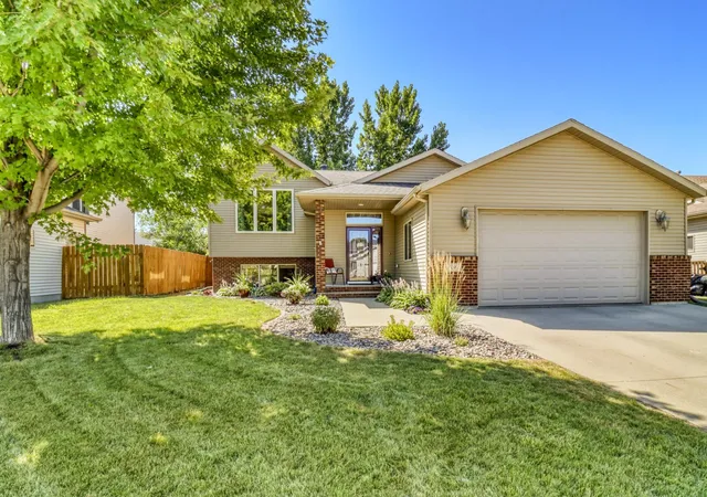 Photo 3 of Sale Pending at 839 16th Avenue W, West Fargo, ND 58078 | MLS# 7126481 | Listing updated on 2026-08-28