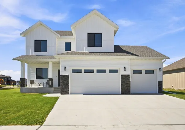 Photo 1 of Single family home for sale at 102 Annies Way, Mapleton, ND 58059 | MLS# 7126488 | Listing updated on 2026-09-01