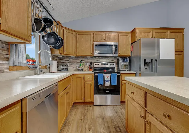 2nd image of 405 12th Ave Nw, Isanti, MN 55040 | MLS# 7126493