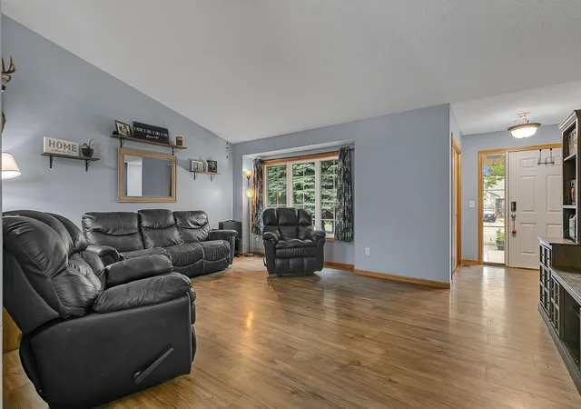 5th image of 405 12Th Ave Nw, Isanti, MN 55040 | MLS# 7126493