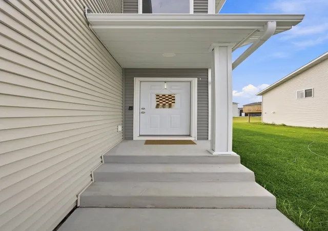 Photo 3 of Single family home for sale at 2587 Fulton Loop S, Fargo, ND 58104 | MLS# 7126496 | Listing updated on 2026-09-21