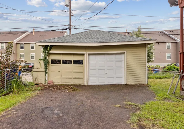 Listing Photo 2 - Condo for sale in building located at 652 Dayton Ave, Saint Paul, MN 55104