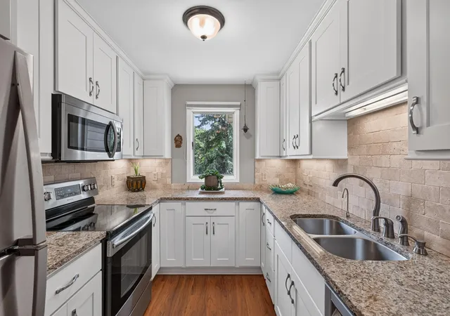 Photo 2 of Sale Pending at 3275 80th Street E #307, Inver Grove Heights, MN 55076 | MLS# 7126513 | Listing updated on 2026-09-23