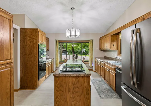Photo 4 of Sale Pending at 12540 Everest Ct W, Saint Paul, MN 55124 | MLS# 7126514 | Listing updated on 2026-09-13