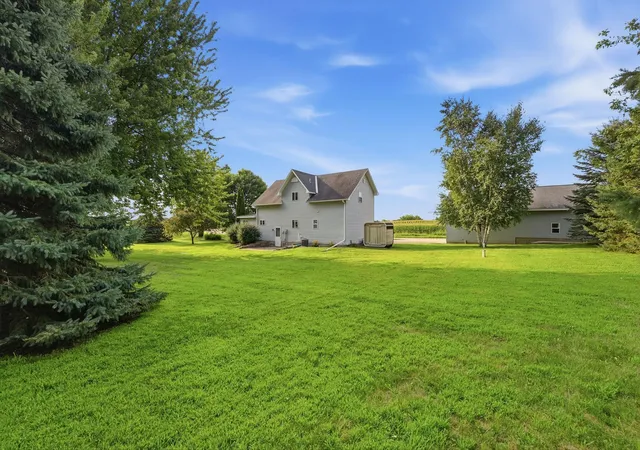Photo 3 of Single family home for sale at 7520 County Rd 9 NE, Willmar, MN 56201 | MLS# 7126516 | Listing updated on 2026-08-21
