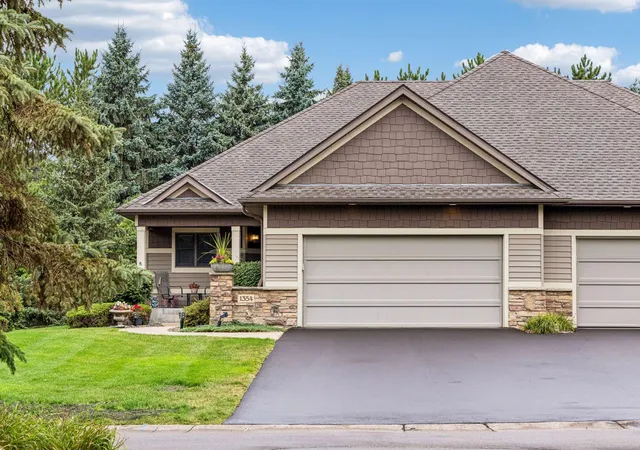 1st image of 1354 Holly Ave N, Saint Paul, MN 55128 | MLS# 7126528