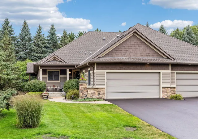 3rd image of 1354 Holly Ave N, Saint Paul, MN 55128 | MLS# 7126528