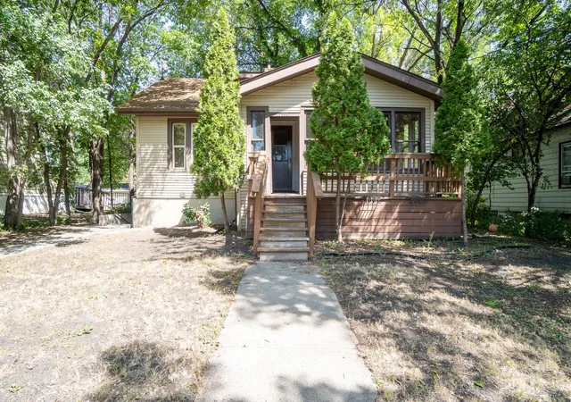 1st image of 915 College St N, Fargo, ND 58102 | MLS# 7126539