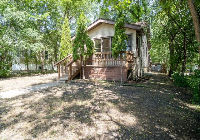 2nd image of 915 College St N, Fargo, ND 58102 | MLS# 7126539