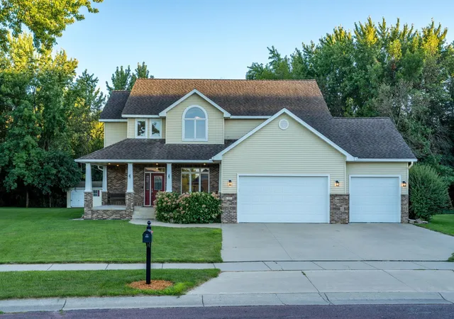 1st image of 113 Oak Marsh Dr, Mankato, MN 56001 | MLS# 7126544