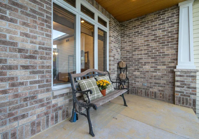 Photo 4 of Single family home for sale at 113 Oak Marsh Dr, Mankato, MN 56001 | MLS# 7126544 | Listing updated on 2026-10-02