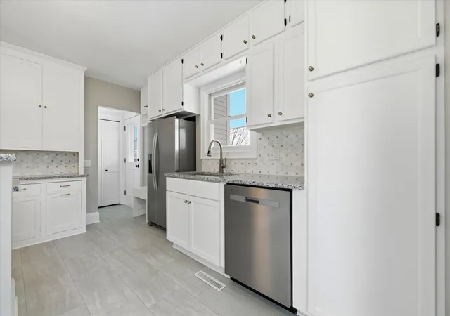 Photo 3 of Single family home for sale at 6625 Sioux Trl, Rockford, MN 55373 | MLS# 7126549 | Listing updated on 2026-09-02