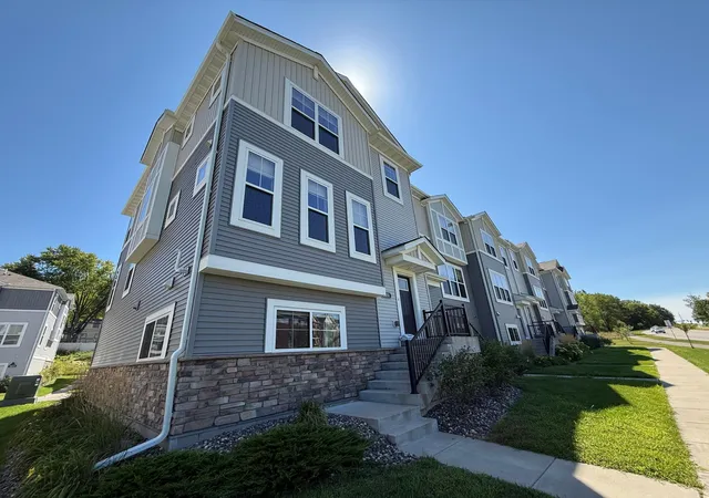 Photo 1 of Single family home for sale at 2851 Lexington Pl N, Saint Paul, MN 55113 | MLS# 7126556 | Listing updated on 2026-09-26