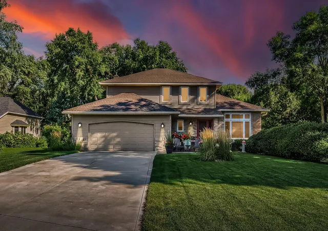 Photo 1 of Sale Pending at 2277 Moreland Ct E, Saint Paul, MN 55119 | MLS# 7126566 | Listing updated on 2026-08-31