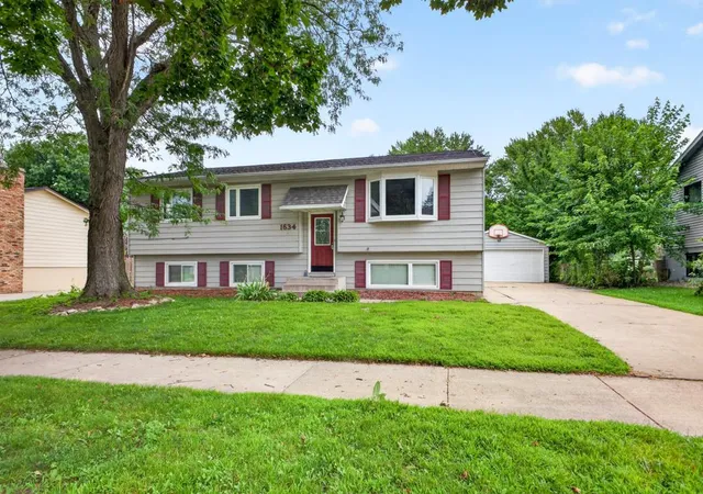 1st image of 1634 7th Ave Se, Rochester, MN 55904 | MLS# 7126570