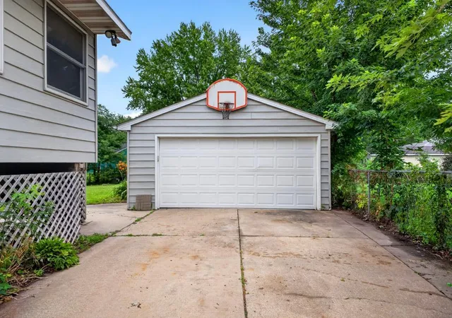 Photo 3 of Single family home for sale at 1634 7th Avenue SE, Rochester, MN 55904 | MLS# 7126570 | Listing updated on 2026-09-17