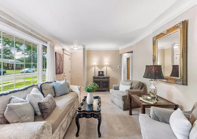 2nd image of 1225 Hall Ave, Saint Paul, MN 55118 | MLS# 7126578