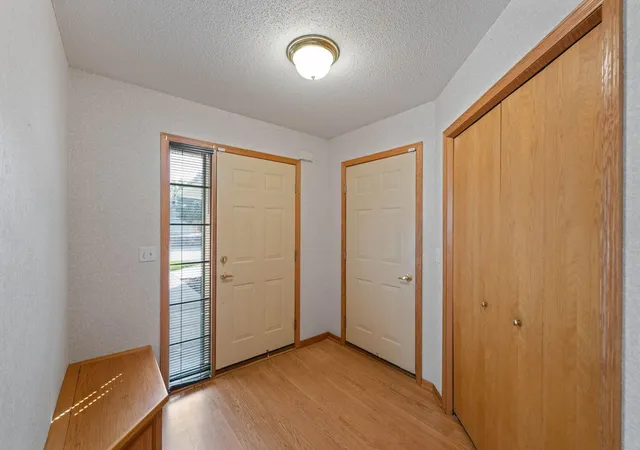 Photo 3 of Townhouse for sale at 2964 Aldrich Trl, Saint Paul, MN 55125 | MLS# 7126596 | Listing updated on 2026-08-27