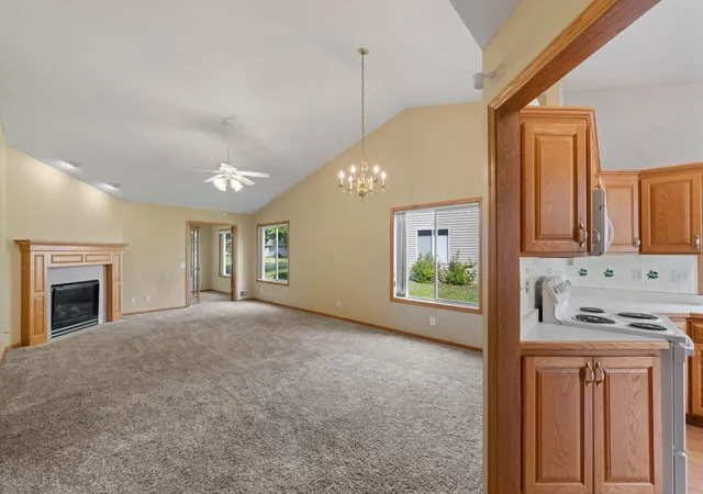 Photo 3 of Townhouse for sale at 2964 Aldrich Trl, Saint Paul, MN 55125 | MLS# 7126596 | Listing updated on 2026-08-27