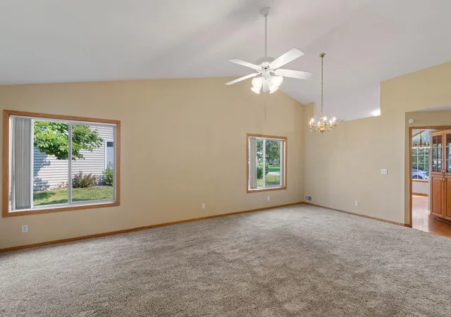 Photo 4 of Townhouse for sale at 2964 Aldrich Trl, Saint Paul, MN 55125 | MLS# 7126596 | Listing updated on 2026-08-27