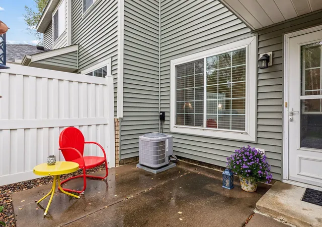 Photo 4 of Single family home for sale at 6991 21st Street N, Saint Paul, MN 55128 | MLS# 7126597 | Listing updated on 2026-10-08