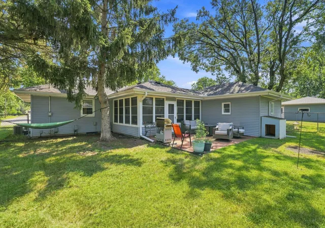 Photo 4 of Sale Pending at 11698 Juniper St NW, Minneapolis, MN 55448 | MLS# 7126611 | Listing updated on 2026-08-29