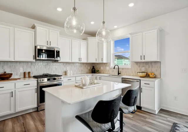 Photo 3 of Sale Pending at 8933 Periwinkle Blvd, Saint Paul, MN 55129 | MLS# 7126636 | Listing updated on 2026-08-31