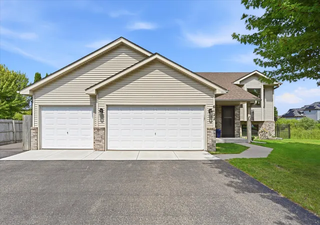 1st image of 6122 152nd St N, Hugo, MN 55038 | MLS# 7126643