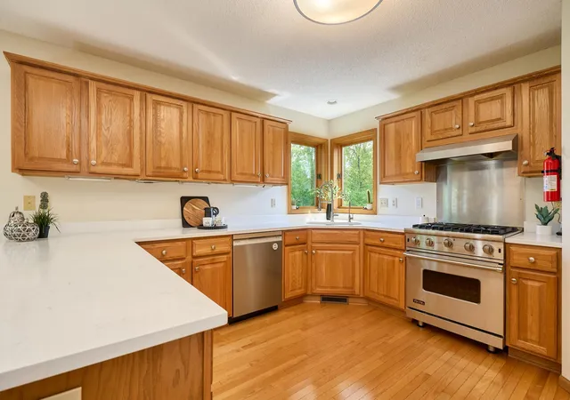 Photo 3 of Single family home for sale at 2592 Blue Bill Cir, Saint Paul, MN 55110 | MLS# 7126657 | Listing updated on 2026-10-09