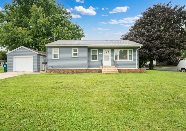 3rd image of 311 4Th Ave Se, Stewartville, MN 55976 | MLS# 7126660