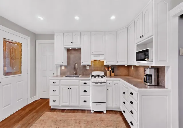 Photo 3 of Sale Pending at 537 3rd Ave Nw, Rochester, MN 55901 | MLS# 7126688 | Listing updated on 2026-09-04